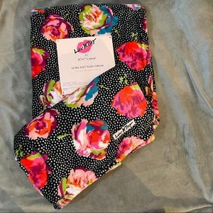 Betsey Johnson Ultra Soft Plush Throw NWT